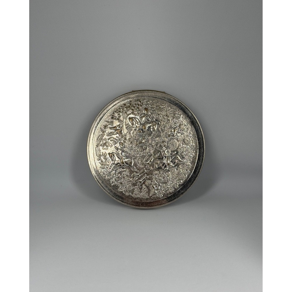 Vintage Tussy Silver Tone Makeup Compact Repousse Hunting Scene Horseback 3 Inch